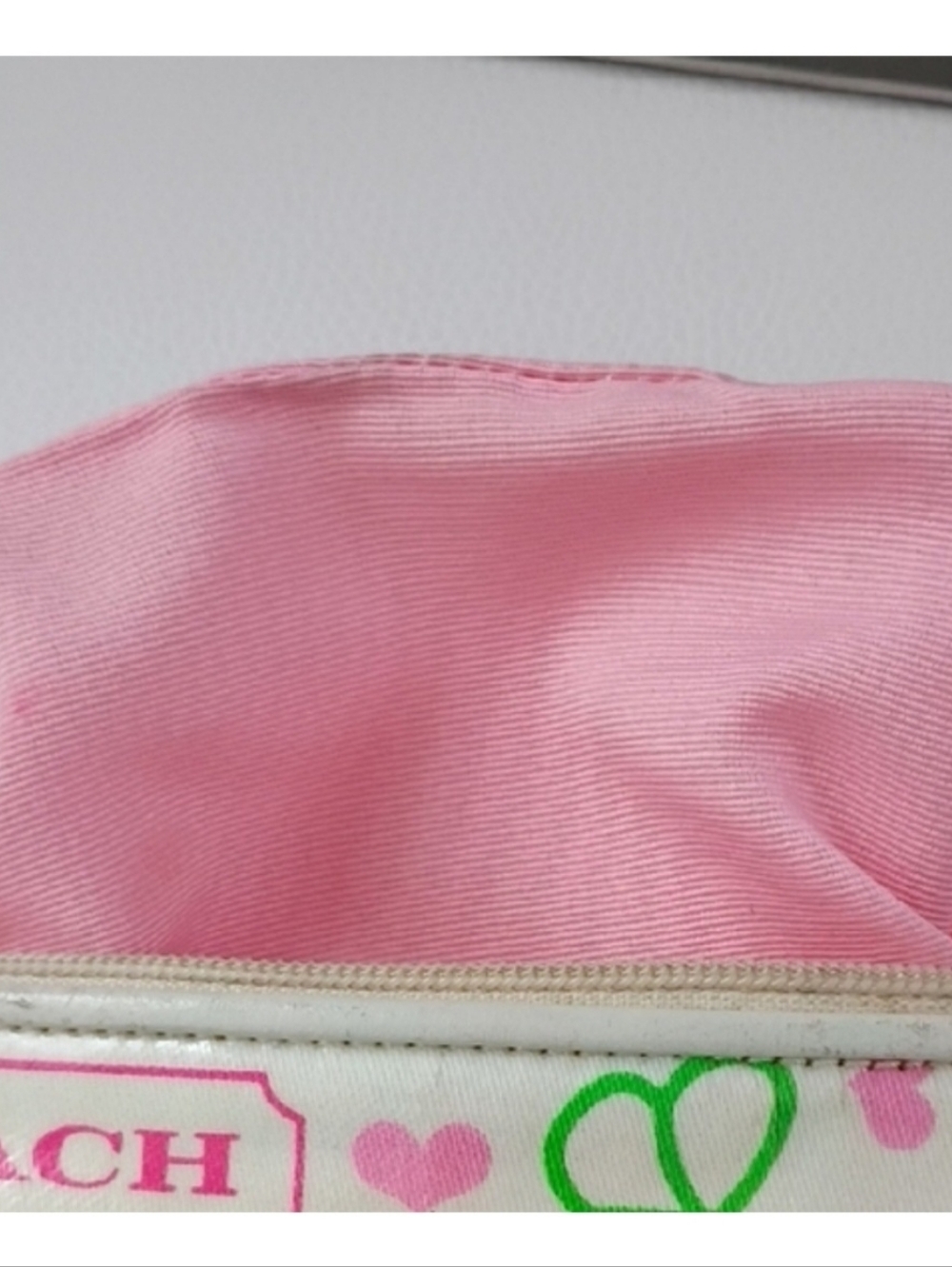 COACH Vintage Multicolor Signature Heart & Bow Wristlet With Hangtag - Picture 3 of 9